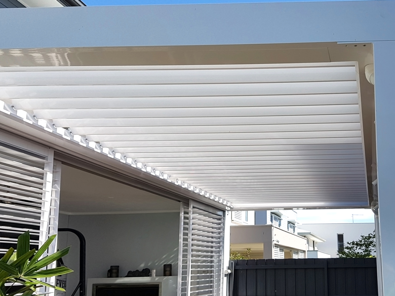 Newcastle Eleebana Louvred Roofs